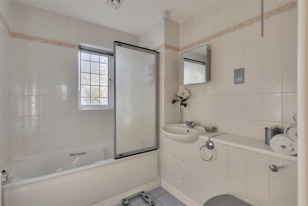 Bathroom.jpg
