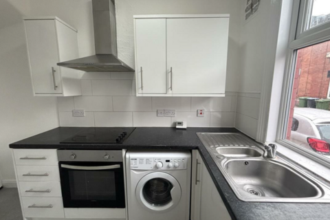 2 bedroom terraced house to rent, Leeds LS6