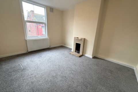 2 bedroom terraced house to rent, Leeds LS6