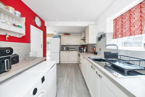 undefined, Field Crescent, Royston SG8