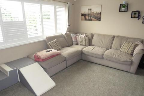3 bedroom terraced house for sale, Camden Close, Birmingham B36
