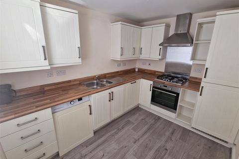 3 bedroom semi-detached house for sale, Stryd Bennett, Llanelli