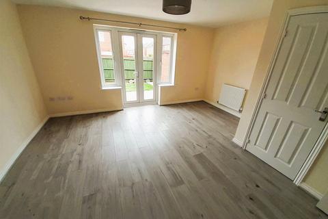 3 bedroom semi-detached house for sale, Stryd Bennett, Llanelli