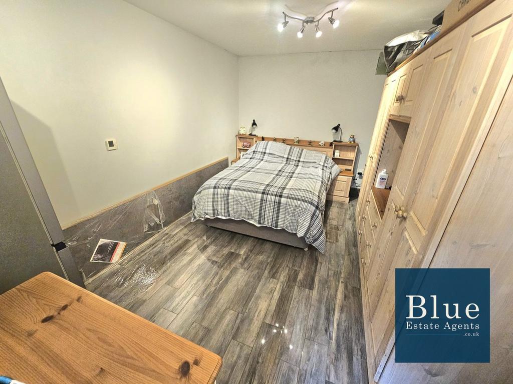 Outbuilding - Double Bedroom