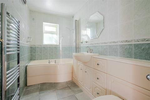 3 bedroom detached house for sale, Bridge Road, Sunninghill