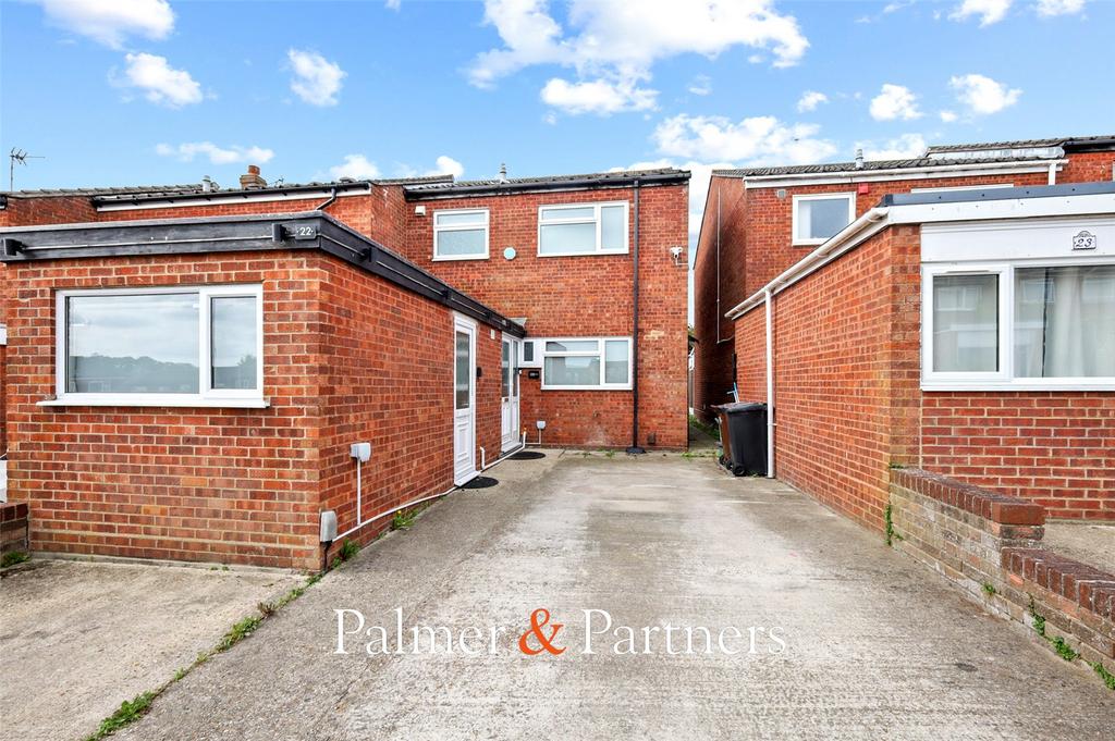 Tippett Close, Colchester, Essex, CO4 4 bed end of terrace house - £300,000