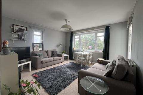 2 bedroom flat to rent, Falcon Court, Morningside, Edinburgh, EH10