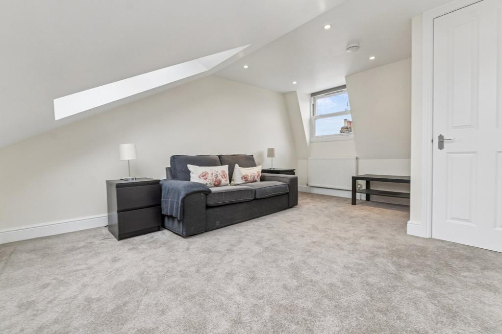 Bedroom/ Reception