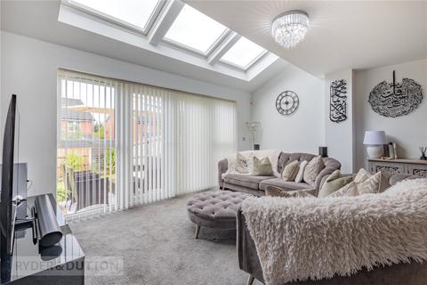 5 Acorn Close, Chadderton, Oldham, OL9 7FJ
