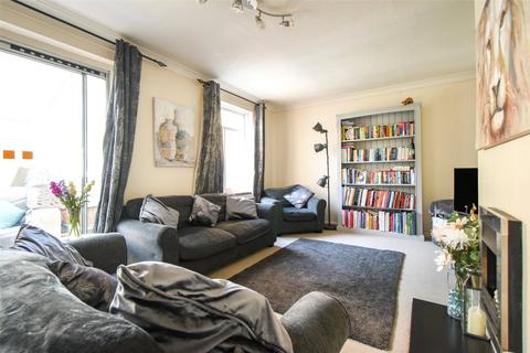 12 Nursery Close, Hook, RG27 9QX