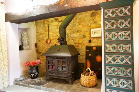 undefined, Hewish, Crewkerne
