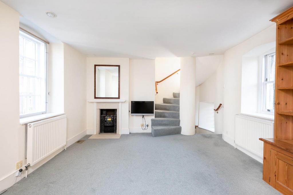 18 Prior Park Road,