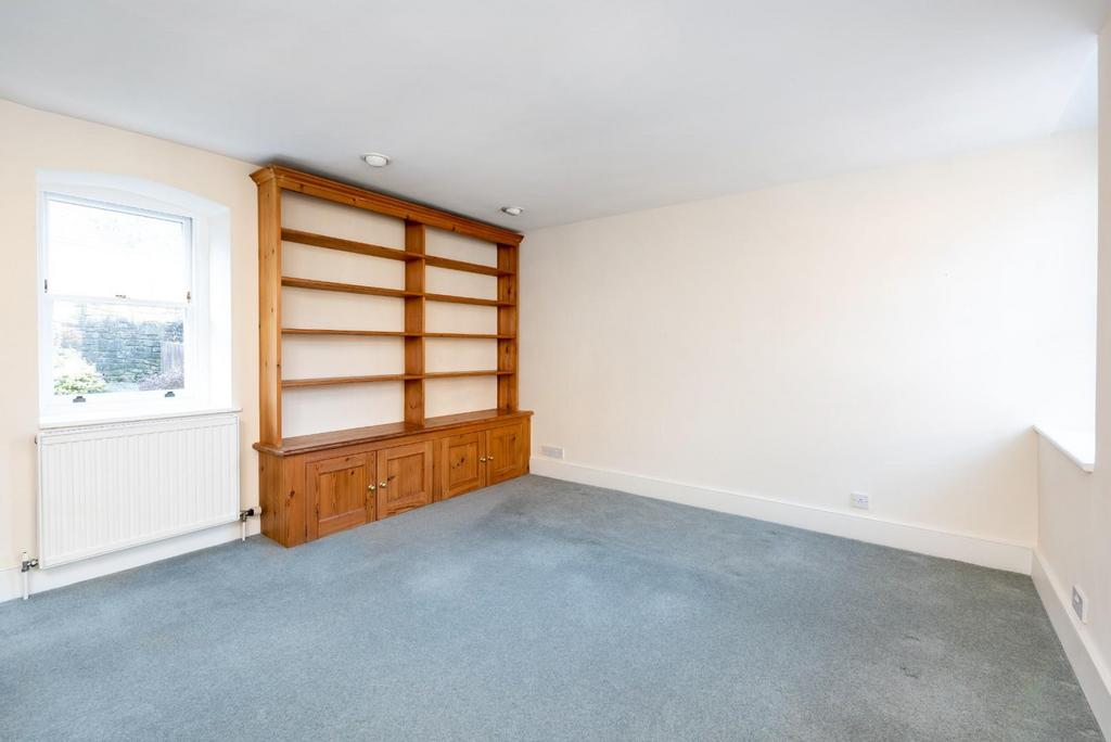 18 Prior Park Road,