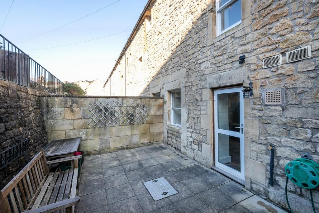18 Prior Park Road,