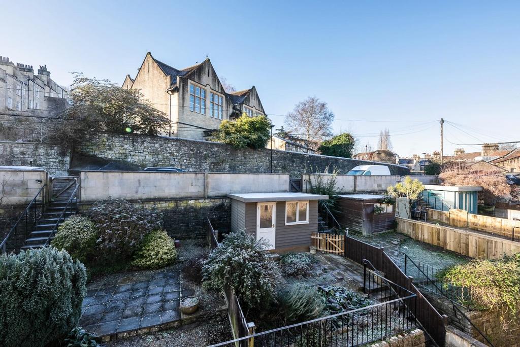 18 Prior Park Road,