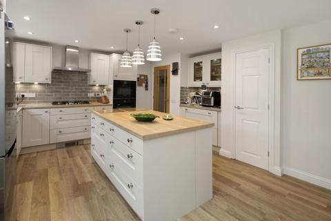 14 Coryton Close, Dawlish, EX7 9DT