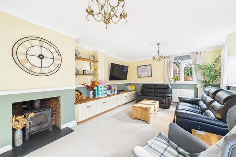 14 The Square, Spencers Wood, Reading, RG7 1BS