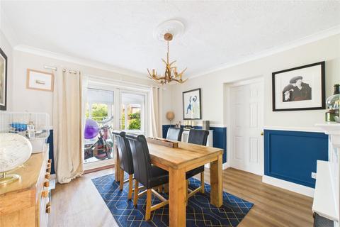 14 The Square, Spencers Wood, Reading, RG7 1BS