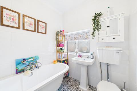 14 The Square, Spencers Wood, Reading, RG7 1BS