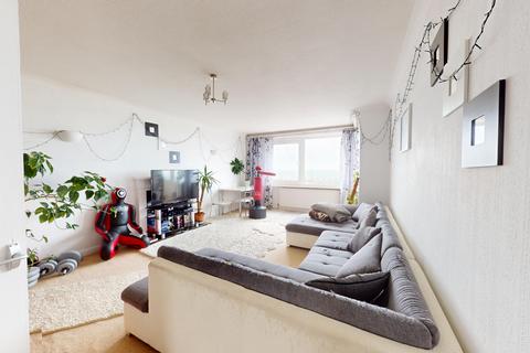 2 bedroom flat for sale, Braemore Court, Kingsway, Hove, BN3