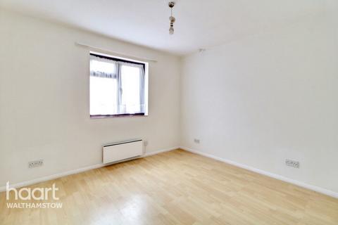 1 bedroom apartment for sale, Cairo Road, London