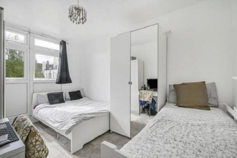 3 bedroom maisonette for sale, Oakshott Court, Polygon Road, London, NW1
