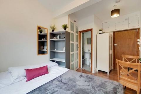 Studio to rent, Aldersgate Street, Barbican, EC1A