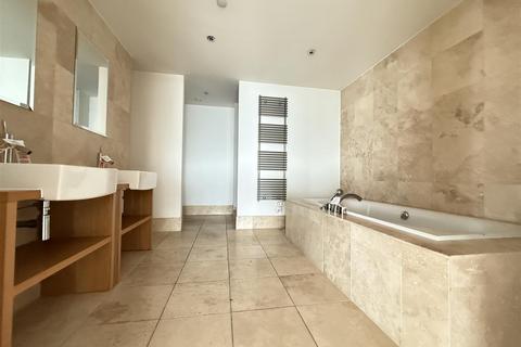 3 bedroom apartment for sale, NV Building, 98 The Quays, Salford Quays