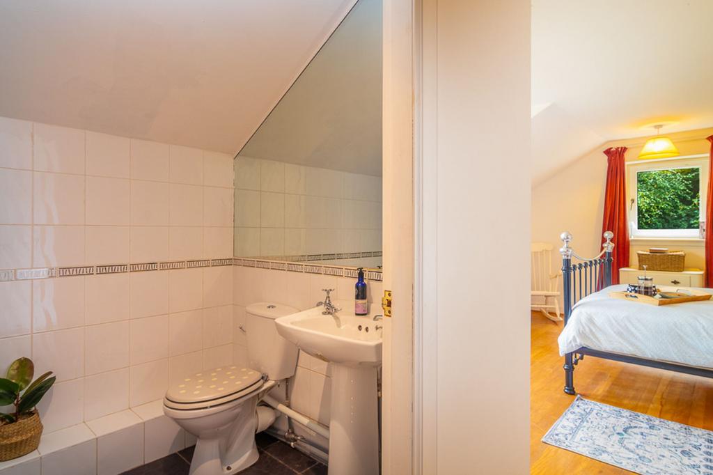 Bedroom 1 en-suite