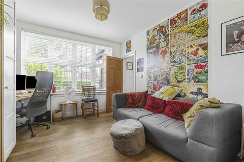 undefined, Elmfield Avenue, Teddington TW11