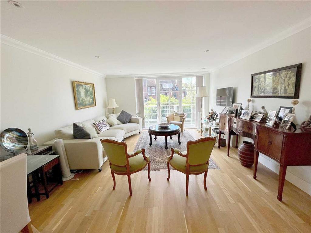 Lounge/dining room
