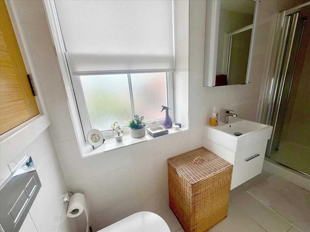 En suite shower
