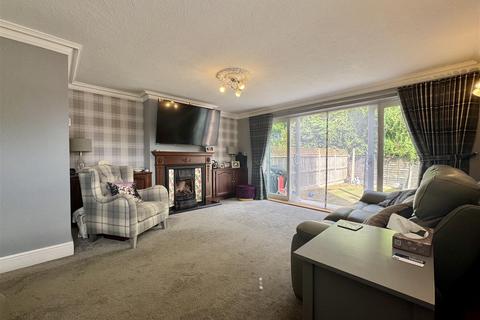 4 bedroom semi-detached house for sale, Dukes Avenue, Southminster