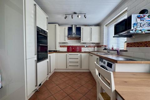 4 bedroom semi-detached house for sale, Dukes Avenue, Southminster