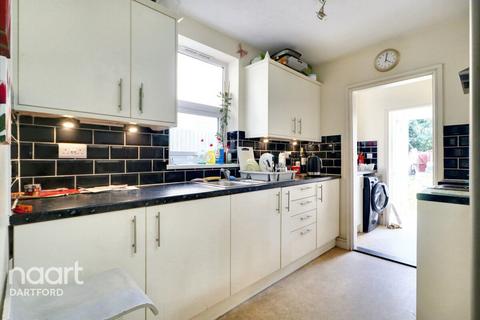 3 bedroom terraced house for sale, London Road, Greenhithe