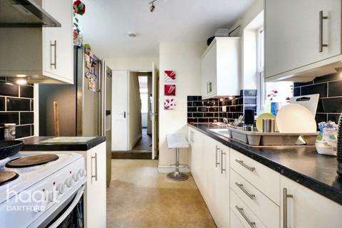 3 bedroom terraced house for sale, London Road, Greenhithe