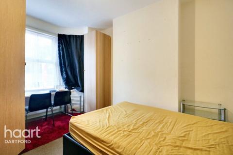 3 bedroom terraced house for sale, London Road, Greenhithe