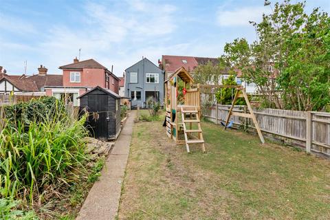 undefined, Seaforth Avenue, Motspur Park KT3