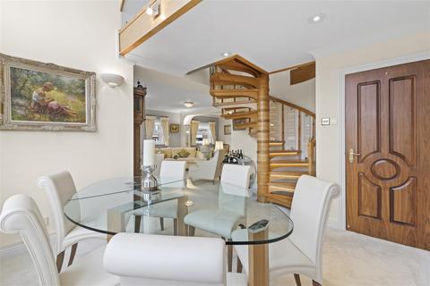 3 bedroom flat for sale, St. Johns Road, Meads, Eastbourne
