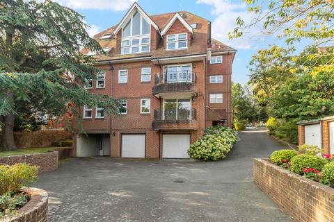 3 bedroom flat for sale, St. Johns Road, Meads, Eastbourne