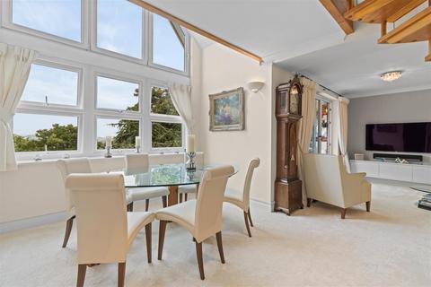 3 bedroom flat for sale, St. Johns Road, Meads, Eastbourne