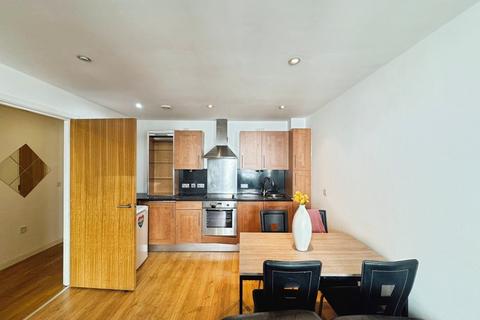 2 bedroom flat to rent, Gateway West, East Street, Leeds, West Yorkshire, LS9