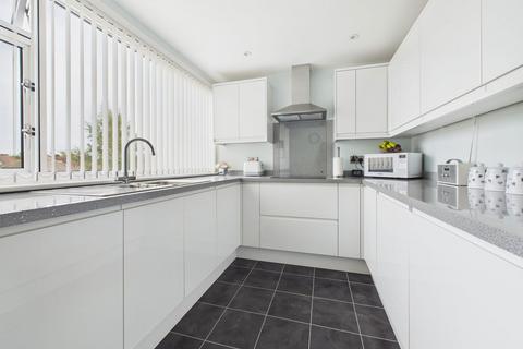 undefined, Grinstead Avenue, BN15 9BH