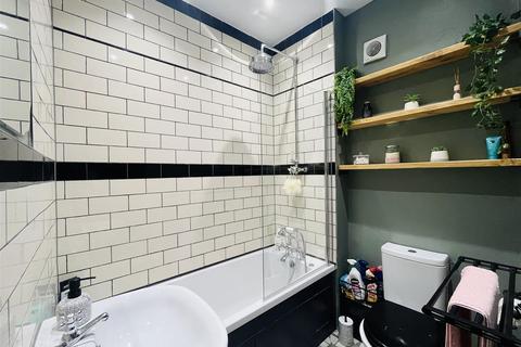 2 bedroom terraced house for sale, Market Street, Bradford BD13