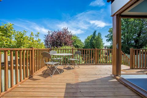 229 Chipstead Way, Banstead, SM7 3JN