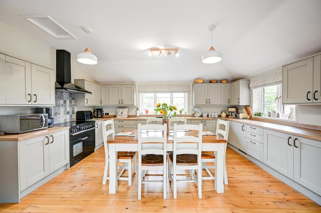 Kitchen Diner 1.jpg