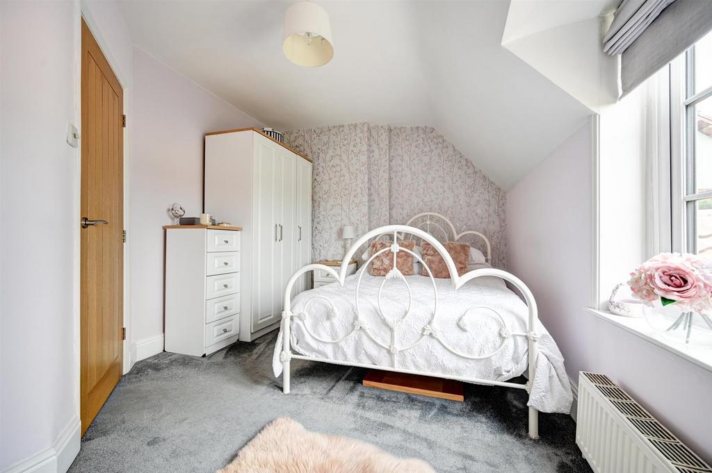 Bedroom 1.jpg