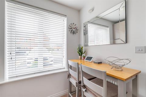 8 Llama Close, Leyland, PR25 3NT