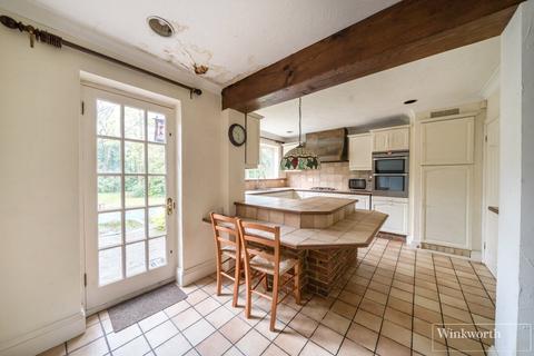 1 Pinecote Drive, Ascot, SL5 9PS