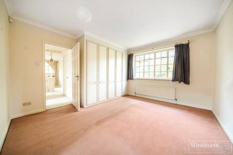 1 Pinecote Drive, Ascot, SL5 9PS